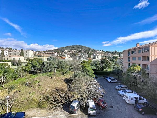 Appartement Manosque 3 pièces, balcon et cave