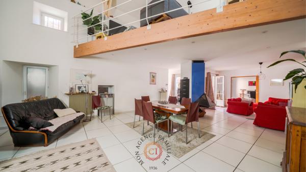 Maison 8 pièce(s) 5 chambre(s) 207 m²