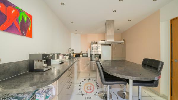 Maison 8 pièce(s) 5 chambre(s) 207 m²