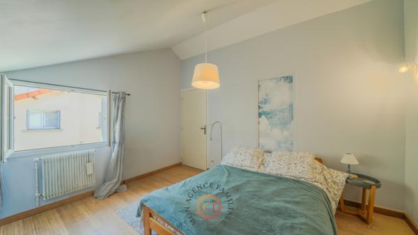 Maison 8 pièce(s) 5 chambre(s) 207 m²