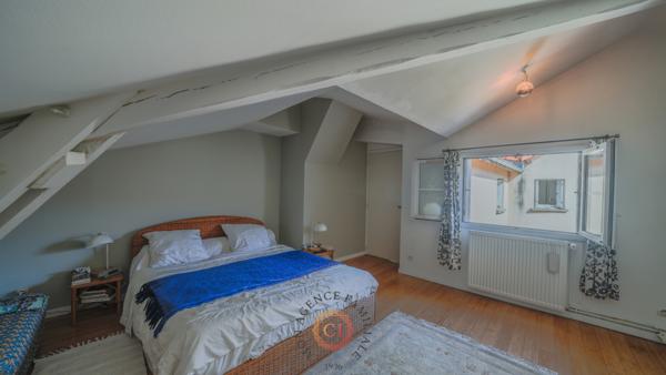 Maison 8 pièce(s) 5 chambre(s) 207 m²