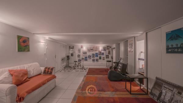 Maison 8 pièce(s) 5 chambre(s) 207 m²