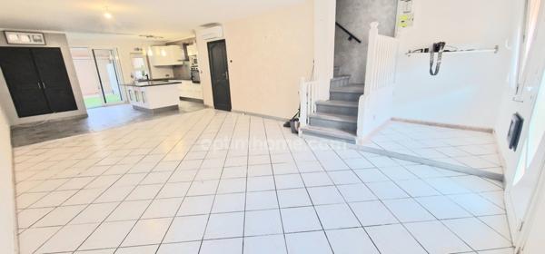 A 2 PAS DU PORT, MAISON T4 GARAGE TERRASSE!