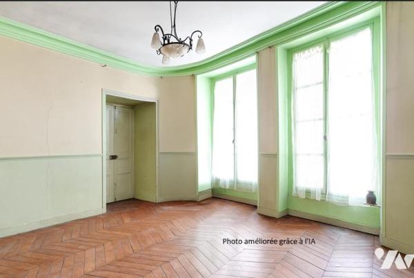 4 pièces dans bel immeuble 18ème siècle 