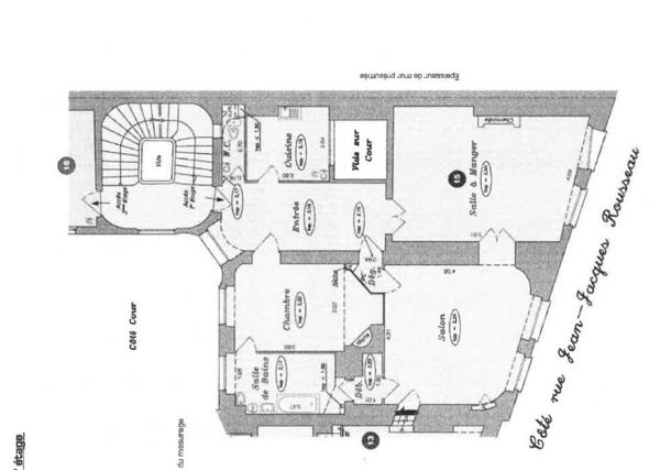 4 pièces dans bel immeuble 18ème siècle 