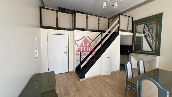Grasse, À louer – Appartement meublé de charme avec mezzanine de 46 m2 avec mezzanine Grasse (06130)