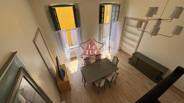 Grasse, À louer – Appartement meublé de charme avec mezzanine de 46 m2 avec mezzanine Grasse (06130)