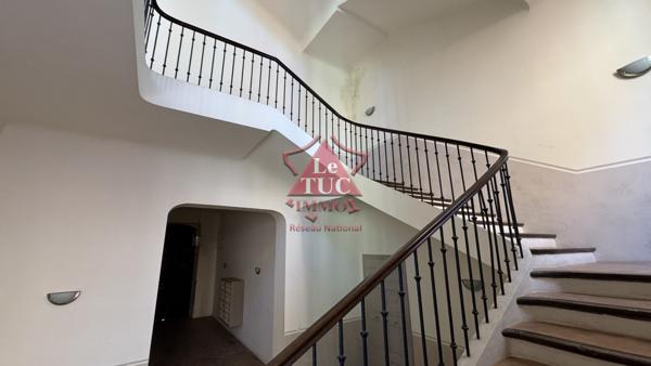 Grasse, À louer – Appartement meublé de charme avec mezzanine de 46 m2 avec mezzanine Grasse (06130)