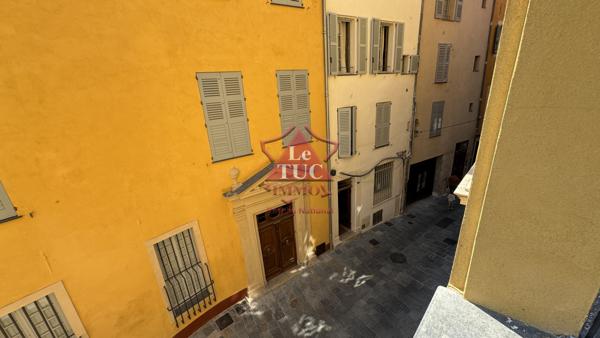 Grasse, À louer – Appartement meublé de charme avec mezzanine de 46 m2 avec mezzanine Grasse (06130)