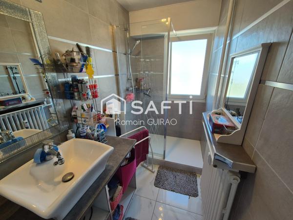 Bel appartement avec terrasse et cave