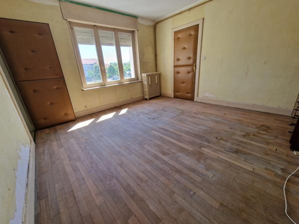 MAISON T9 avec LOCAL à vendre proche EPINAL - MAISON avec TERRASSE, GARAGE et TERRAIN