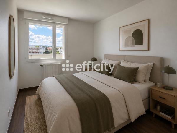 Appartement
         4 pièces
        - 80 m² 300 000 € *