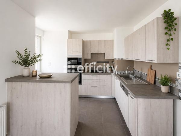 Appartement
         4 pièces
        - 80 m² 300 000 € *
