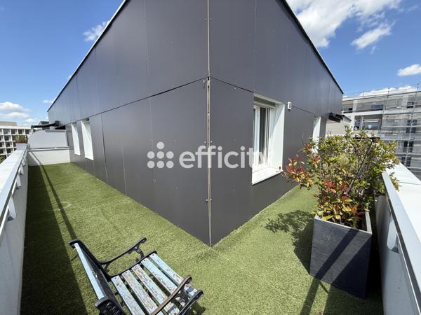 Appartement
         4 pièces
        - 80 m² 300 000 € *