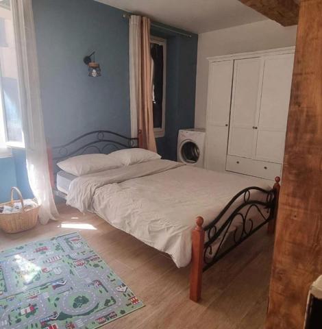Maison typique du Vieux  Village unique avec charme entièrement rénovée clé en main au coeur du village historique
