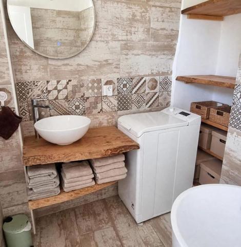Maison typique du Vieux  Village unique avec charme entièrement rénovée clé en main au coeur du village historique