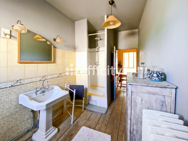 Maison 9 pièces - 250 m²