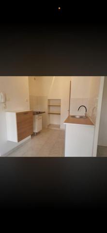 Grande maison familiale avec jardin et parking
