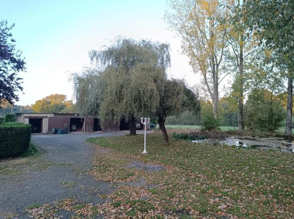 29540 Spézet maison 5 chambres beaux volumes terrain arboré de 6000 m² étangs garages