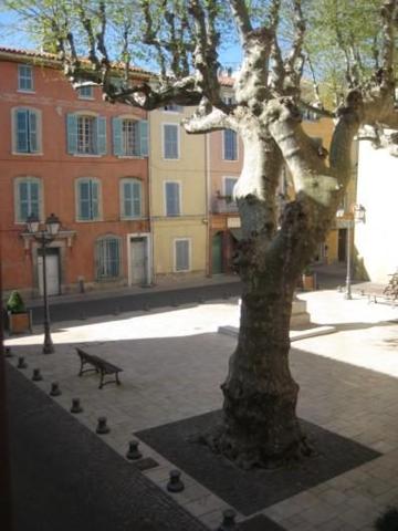 Appartement T3, 2 chambres, au coeur de Solliès-Pont