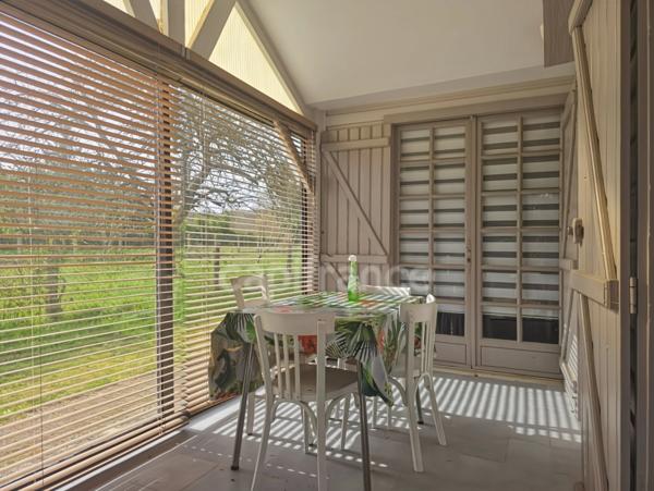 Entre Le Mans et Tours, découvrez ce terrain de loisirs et son chalet au cœur d’un environnement naturel privilégié à Aubigné-Racan