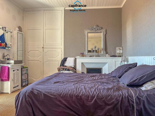 Propriete à vendre 8 pièces MONFLANQUIN (47) Maison de 190m2 sur terrain et jardin de 915m2 avec vues