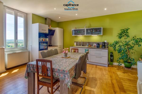 Propriete à vendre 8 pièces MONFLANQUIN (47) Maison de 190m2 sur terrain et jardin de 915m2 avec vues