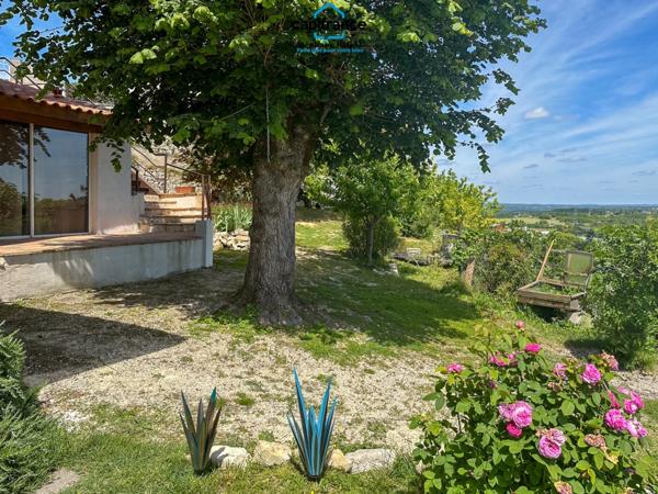Propriete à vendre 8 pièces MONFLANQUIN (47) Maison de 190m2 sur terrain et jardin de 915m2 avec vues