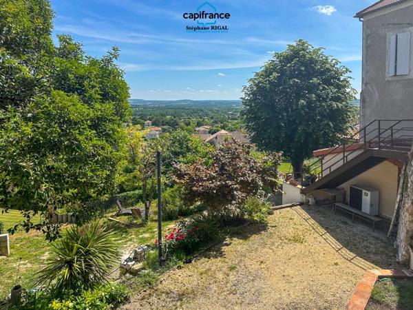 Propriete à vendre 8 pièces MONFLANQUIN (47) Maison de 190m2 sur terrain et jardin de 915m2 avec vues