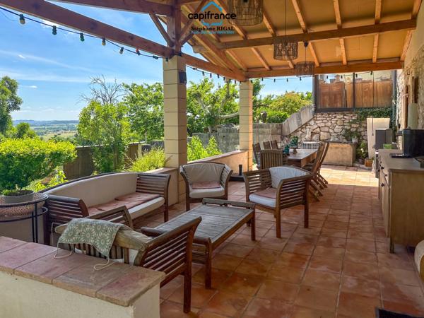 Propriete à vendre 8 pièces MONFLANQUIN (47) Maison de 190m2 sur terrain et jardin de 915m2 avec vues
