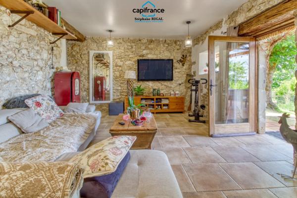 Propriete à vendre 8 pièces MONFLANQUIN (47) Maison de 190m2 sur terrain et jardin de 915m2 avec vues