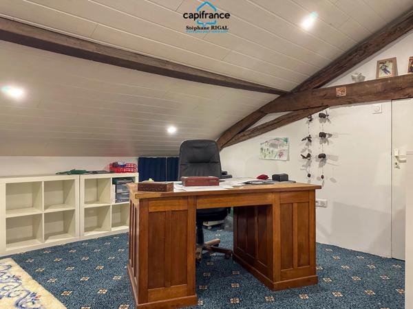 Propriete à vendre 8 pièces MONFLANQUIN (47) Maison de 190m2 sur terrain et jardin de 915m2 avec vues