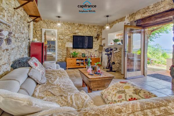Propriete à vendre 8 pièces MONFLANQUIN (47) Maison de 190m2 sur terrain et jardin de 915m2 avec vues