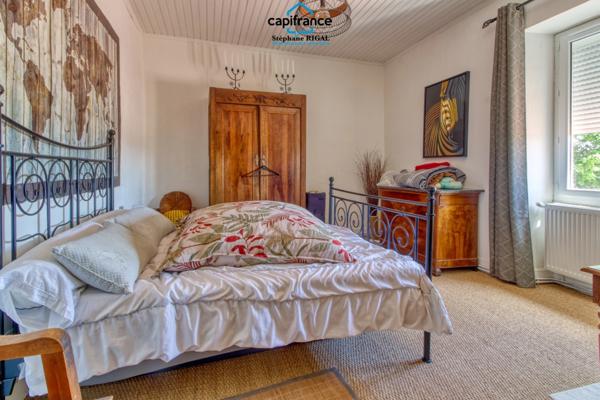 Propriete à vendre 8 pièces MONFLANQUIN (47) Maison de 190m2 sur terrain et jardin de 915m2 avec vues