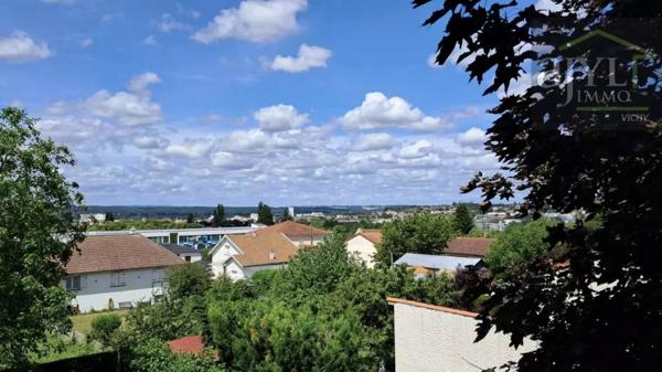 Appartement
         4 pièces
        - 92 m² 220 000 € *