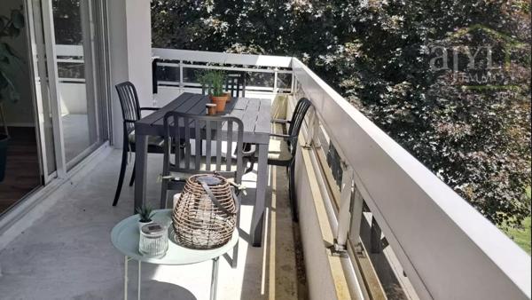 Appartement
         4 pièces
        - 92 m² 220 000 € *