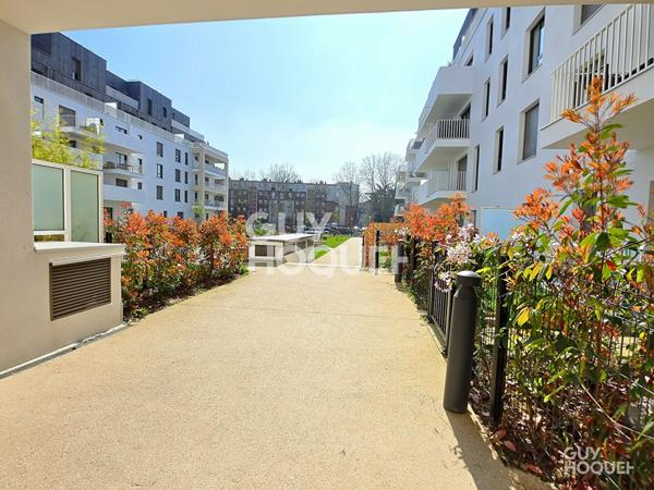 TRÈS BEAU 2 PIÈCES DE 42m² + BALCON + PARKING EN SOUS-SOL