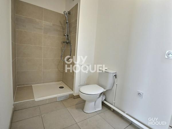 TRÈS BEAU 2 PIÈCES DE 42m² + BALCON + PARKING EN SOUS-SOL