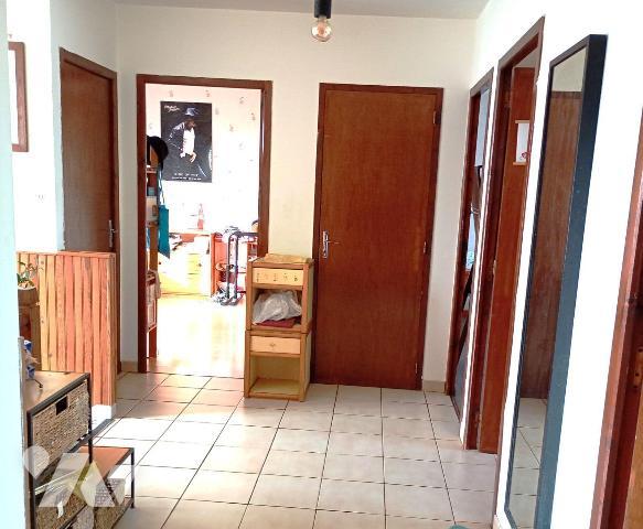 PAVILLON BEG, env. 140m2 hab., comprenant :
. en RC : entrée, wc, cuisine aménagée et équipée ...