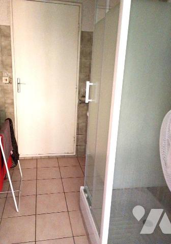 PAVILLON BEG, env. 140m2 hab., comprenant :
. en RC : entrée, wc, cuisine aménagée et équipée ...