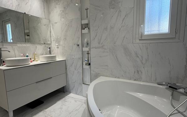 Maison à vendre    5 pièces • 137 m2 Montrabé