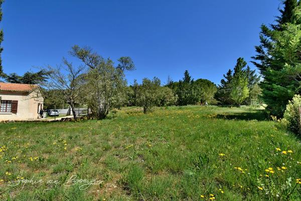 Terrain à vendre EGUILLES (13), 2 800 m2 viabilisé, pour construire 1 à 2 maisons