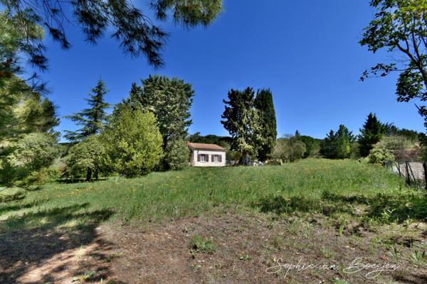 Terrain à vendre EGUILLES (13), 2 800 m2 viabilisé, pour construire 1 à 2 maisons