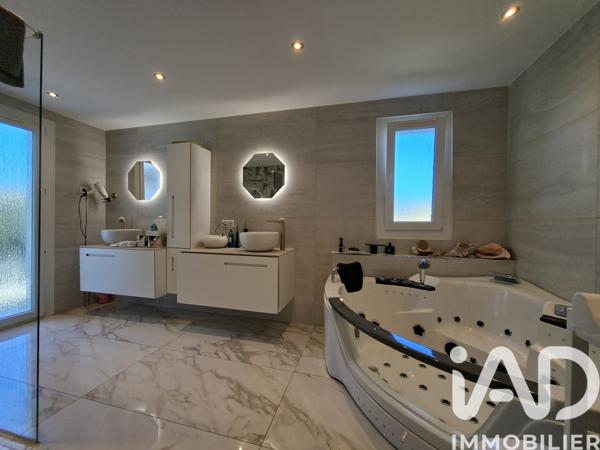 Maison à vendre 7 pièces 205 m² Nice