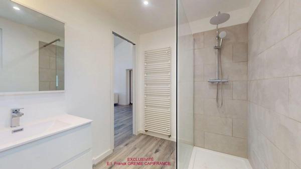 Garéoult – Maison de plain-pied 167m² utiles avec studio indépendant, piscine, double garage de 35 m², terrain arboré