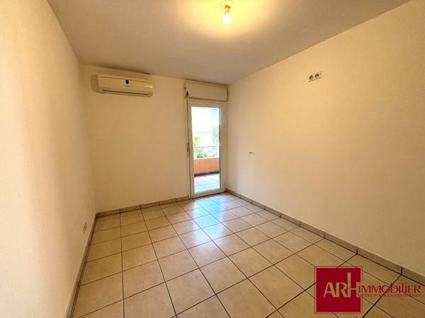 A vendre - Appartement F2 de 47 m² – Parking –Libre de toute occupation - Sainte-Clotilde