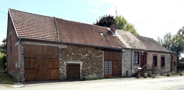 EN EXCLUSIVITE Longère en pierre 90m², sur terrain de 2379m² 69 990 €