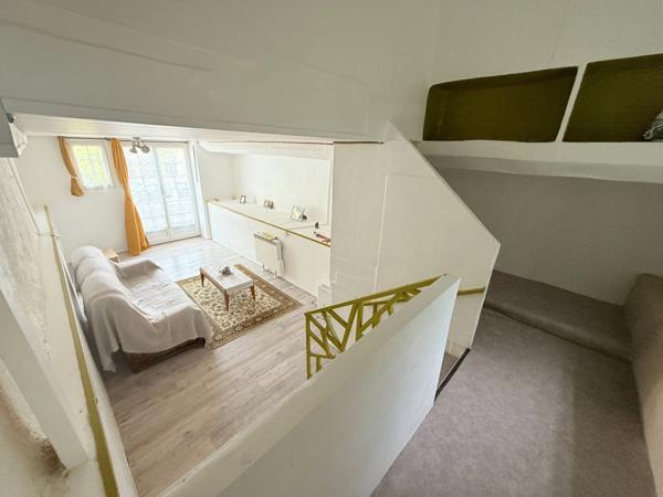 EN EXCLUSIVITE Longère en pierre 90m², sur terrain de 2379m² 69 990 €