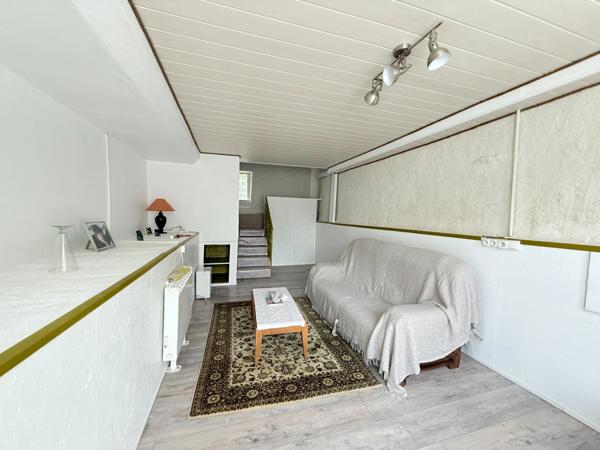 EN EXCLUSIVITE Longère en pierre 90m², sur terrain de 2379m² 69 990 €