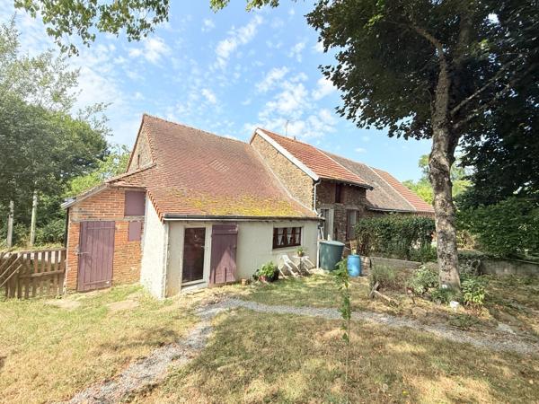 EN EXCLUSIVITE Longère en pierre 90m², sur terrain de 2379m² 69 990 €